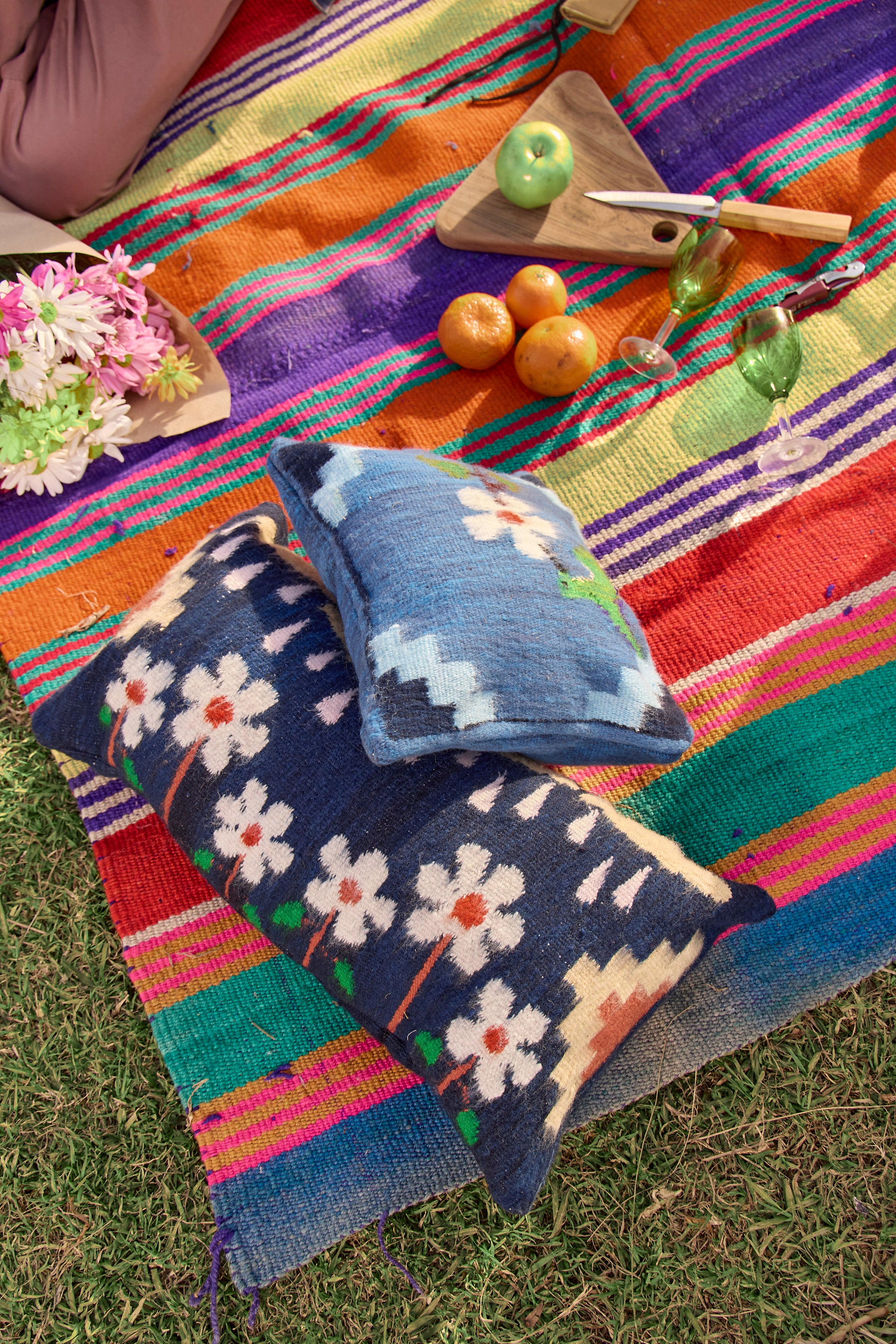 The Hummingbird Woven Set